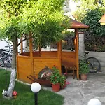 Hotel Morski Dar And Free Parking 2*