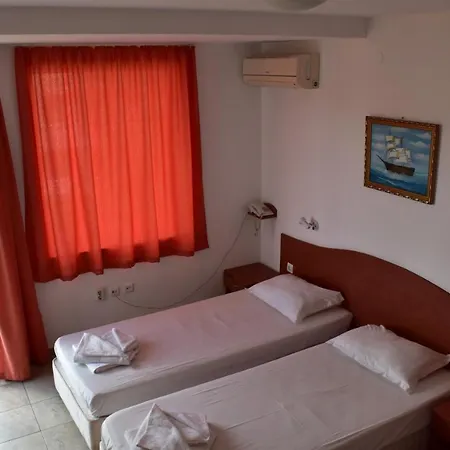 Ξενοδοχείο Morski Dar And Free Parking 2*