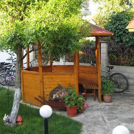 Ξενοδοχείο Morski Dar And Free Parking 2*