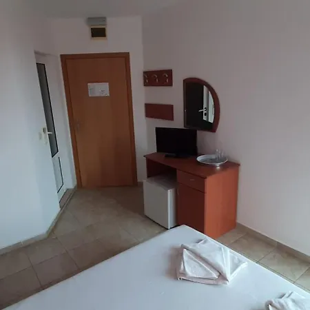 Ξενοδοχείο Morski Dar And Free Parking 2*