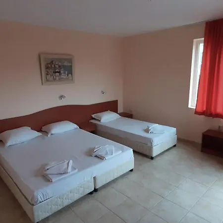Ξενοδοχείο Morski Dar And Free Parking 2*