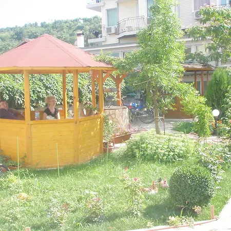 Hotel Morski Dar 2*